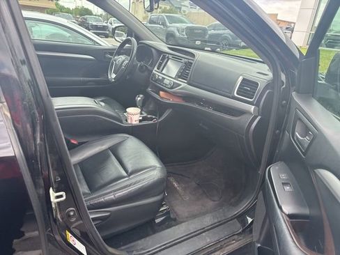 Used 2015 Toyota Highlander XLE FWD image 5