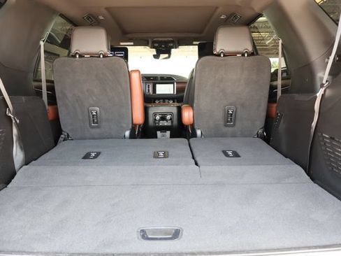 Used 2023 GMC Yukon Denali Ultimate AWD/4WD image 25