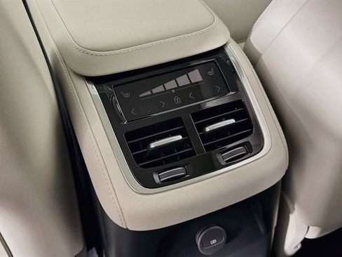 New 2026 Volvo XC90 T8 Ultra w/ Protection Package AWD/4WD image 27