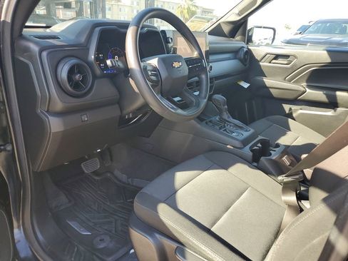 Used 2024 Chevrolet Colorado W/T image 17