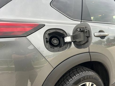 Used 2021 Nissan Rogue SV w/ Premium Package FWD image 20