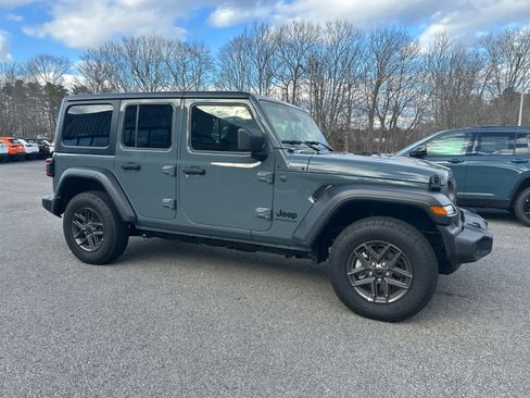 Used 2026 Jeep Wrangler Sport S image 2