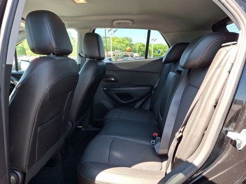 Used 2022 Chevrolet Trax LT w/ Driver Confidence Package AWD/4WD image 11