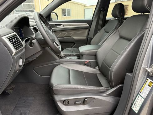 Used 2023 Volkswagen Atlas Cross Sport SE image 12