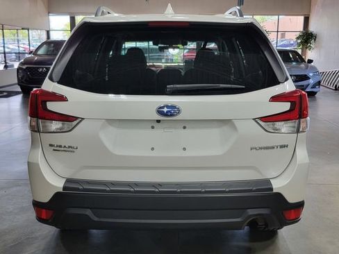 Used 2020 Subaru Forester Premium AWD/4WD image 6