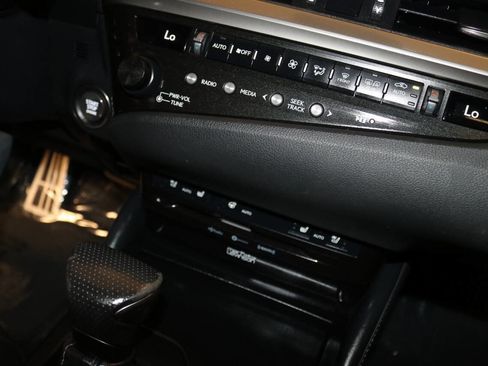 Used 2020 Lexus ES 350 F Sport w/ Accessory Package 2 FWD image 36