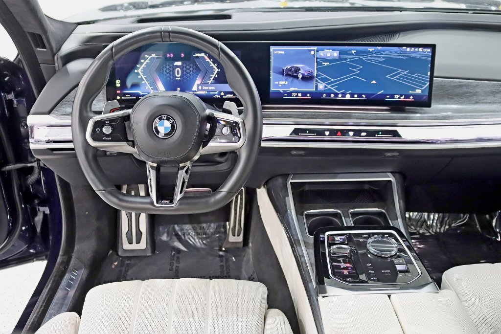 Used 2023 BMW 760i xDrive w/ Luxury Rear Seating Package AWD/4WD image 14