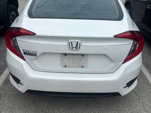 Used 2016 Honda Civic EX image 4