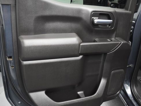 Used 2021 Chevrolet Silverado 1500 Custom Trail Boss AWD/4WD image 17