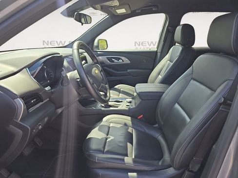 Used 2023 Chevrolet Traverse LT w/ LPO, Floor Liner Package image 9