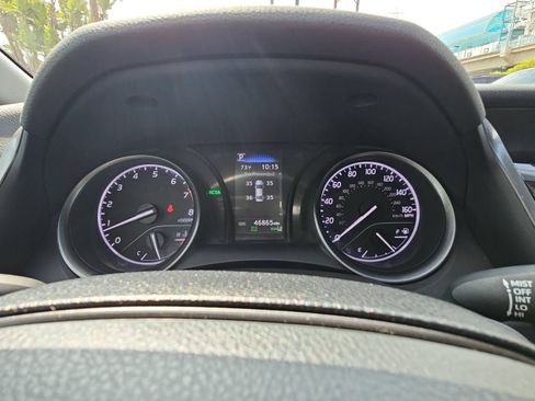 Used 2023 Toyota Camry SE w/ Convenience Package FWD image 18