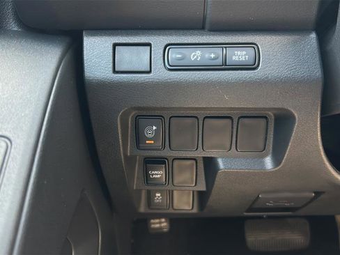 Used 2025 Nissan Frontier S RWD image 27