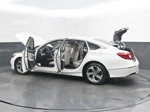 Used 2019 Honda Accord EX image 43