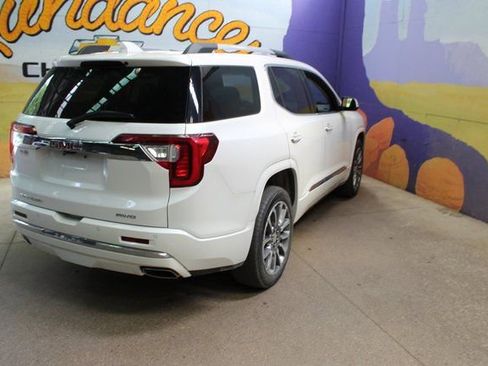 Used 2021 GMC Acadia Denali w/ GMC Pro Grade Package image 8