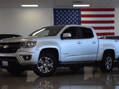 Used 2018 Chevrolet Colorado Z71 AWD/4WD image 12