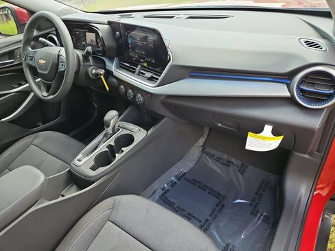 New 2026 Chevrolet Trax LS w/ LS Convenience Package FWD image 28