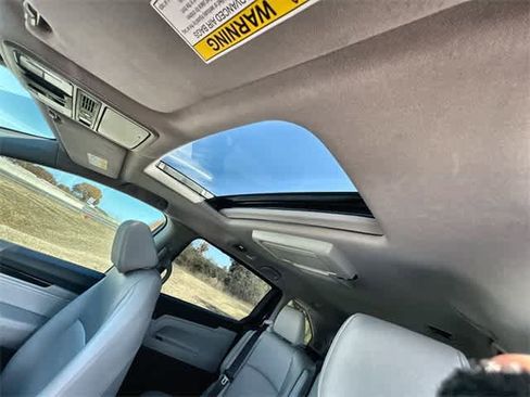 Certified 2018 Honda Odyssey Elite image 32