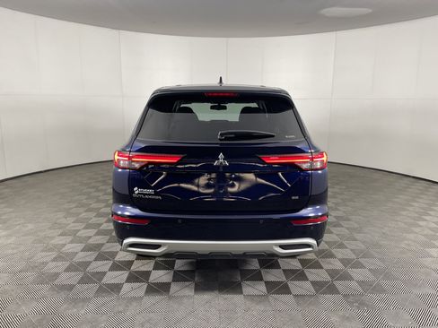 Used 2022 Mitsubishi Outlander SE image 4