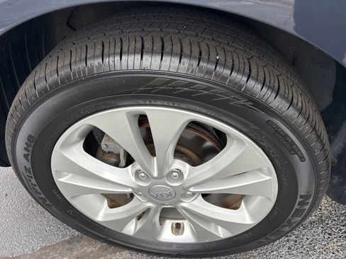 Used 2016 Kia Soul + FWD image 12