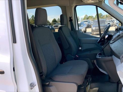 Used 2019 Ford Transit 150 XLT image 9