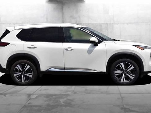 Used 2023 Nissan Rogue SL w/ SL Premium Package FWD image 5