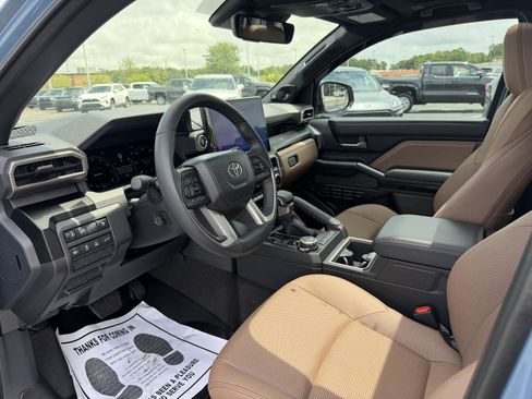 Used 2026 Toyota 4Runner Limited AWD/4WD image 13