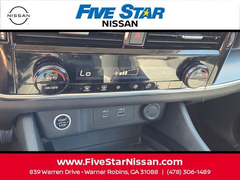 Used 2022 Nissan Rogue SV image 21