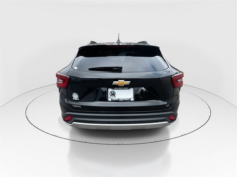 New 2026 Chevrolet Trax LT w/ Sunroof Package image 7