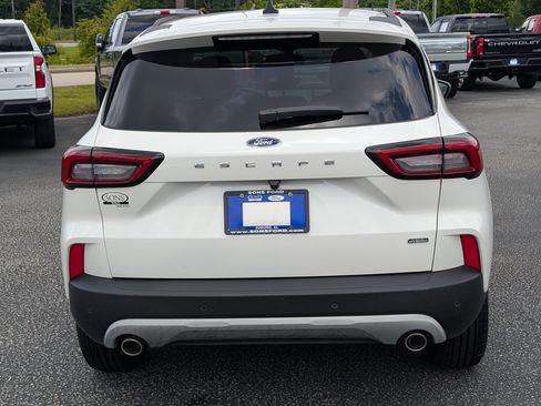 Certified 2023 Ford Escape SE FWD image 10