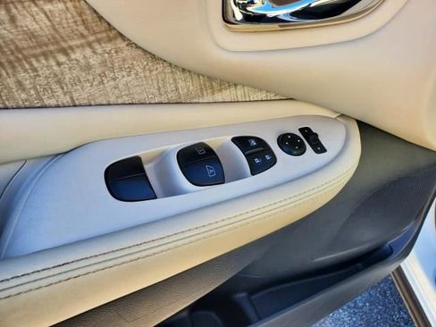 Used 2023 Nissan Murano SV image 20