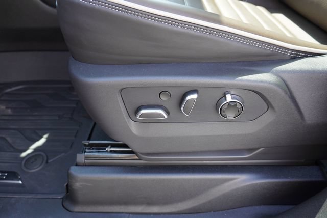 Used 2026 GMC Yukon Denali Ultimate w/ LPO, Floor Liner Package AWD/4WD image 28