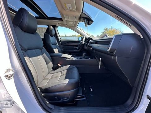 New 2025 MAZDA CX-50 AWD 2.5 Hybrid w/ Weather Package image 32