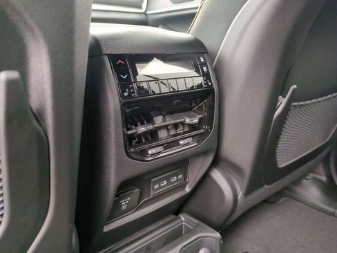 New 2026 Jeep Grand Cherokee L Limited w/ Luxury Tech Group II RWD image 29