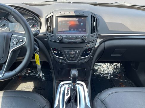 Used 2017 Buick Regal Sport Touring FWD image 11