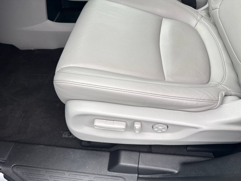 Certified 2024 Honda Odyssey EX-L image 12