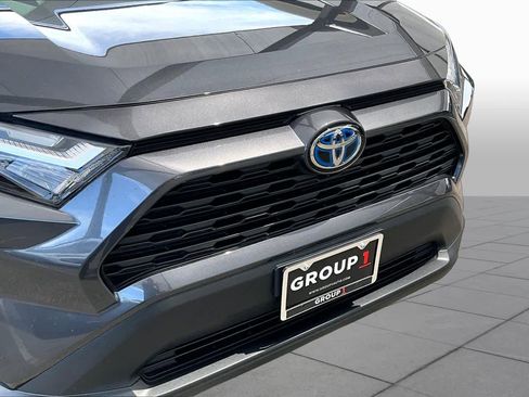 Used 2024 Toyota RAV4 LE AWD/4WD image 29