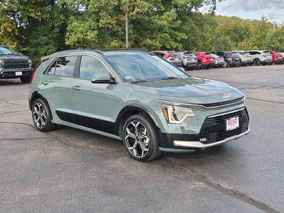 Used 2024 Kia Niro EX Touring