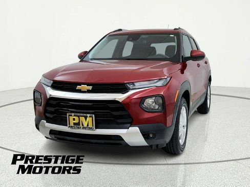 Used 2021 Chevrolet TrailBlazer LT AWD/4WD image 3