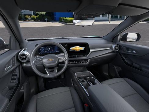 New 2026 Chevrolet Equinox LT w/ Convenience Package II FWD image 15