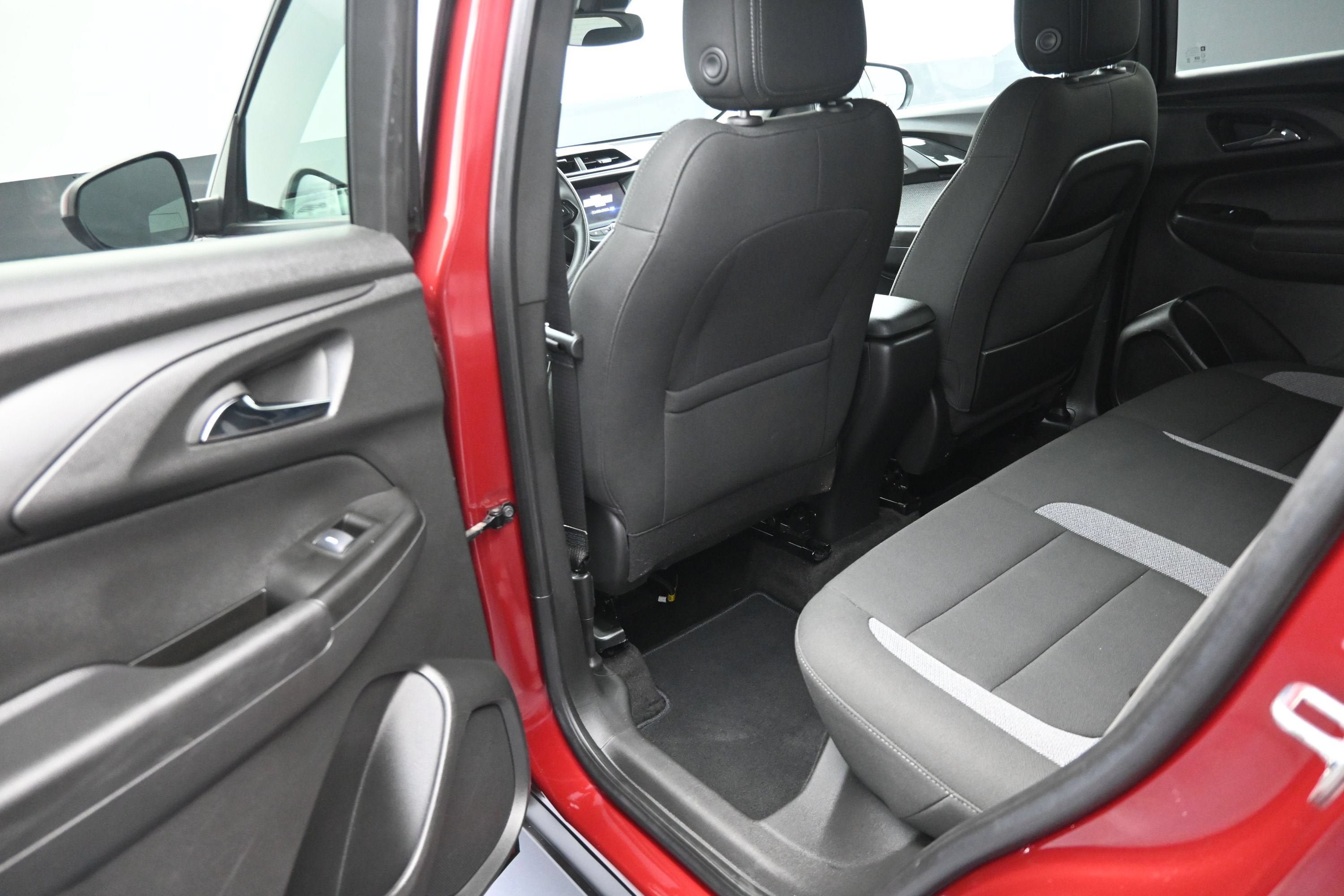 Used 2023 Chevrolet TrailBlazer LT FWD image 26