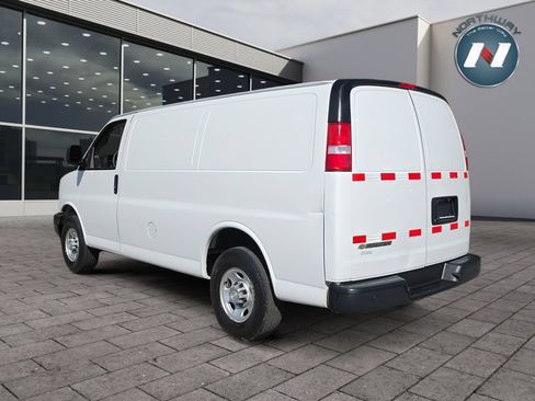 Used 2021 Chevrolet Express 2500 RWD image 3