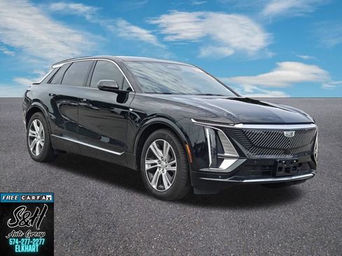 Used 2024 Cadillac Lyriq Tech RWD image 3