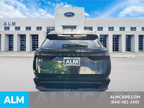 Used 2023 Nissan Ariya AWD image 7