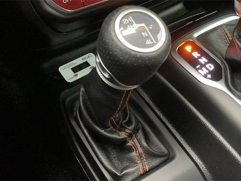 Certified 2021 Jeep Gladiator Mojave image 32