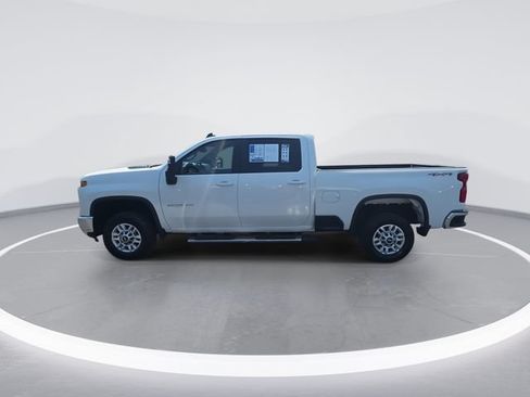 Used 2025 Chevrolet Silverado 2500 LT w/ Convenience Package AWD/4WD image 5