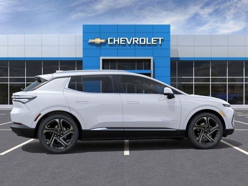 New 2025 Chevrolet Equinox EV LT w/ Convenience Package II FWD image 29