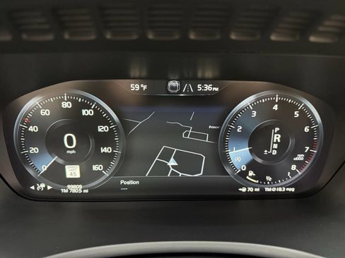 Used 2016 Volvo XC90 T6 Momentum w/ Momentum Plus Package image 24