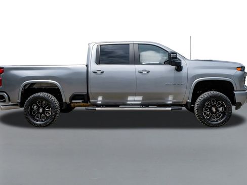 Used 2025 Chevrolet Silverado 2500 LT w/ Convenience Package image 6