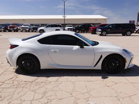 Used 2025 Toyota GR86 Premium w/ ALL Weather Mat Package (TMS) RWD image 5