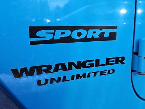 Used 2017 Jeep Wrangler Unlimited Sport w/ Quick Order Package 24S AWD/4WD image 5